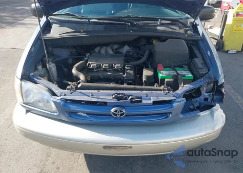 1998 Toyota Sienna Xle from USA, damaged, VIN 4T3ZF13C8WU049551